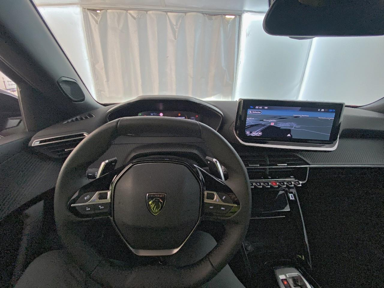 Peugeot 2008 hybrid 145 ch e-dcs6 allure — photo 12