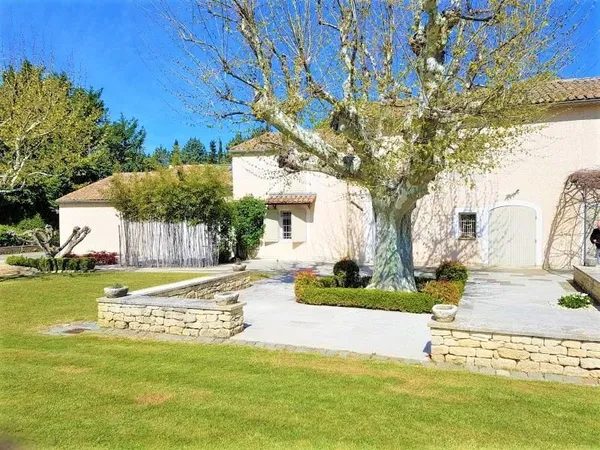 Maison 8 pièces 350 m²