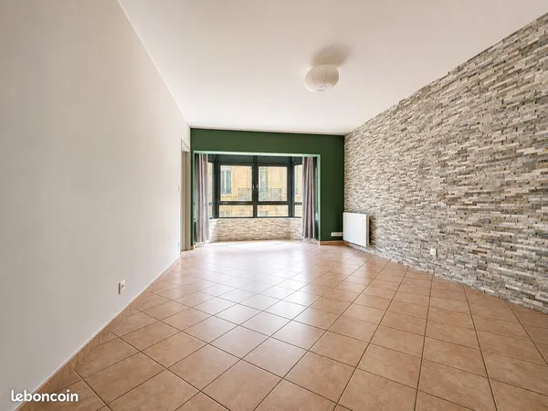 Appartement proche parc Charles III