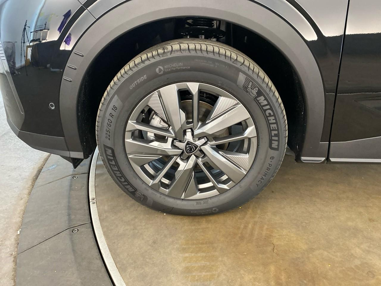 Peugeot 5008 hybrid 145 ch e-dcs6 allure — photo 11