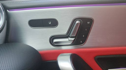 Mercedes Classe A 250 224 7G-DCT - AMG Line – 2019 – 48734 km – Essence – Boîte Automatique — photo 25