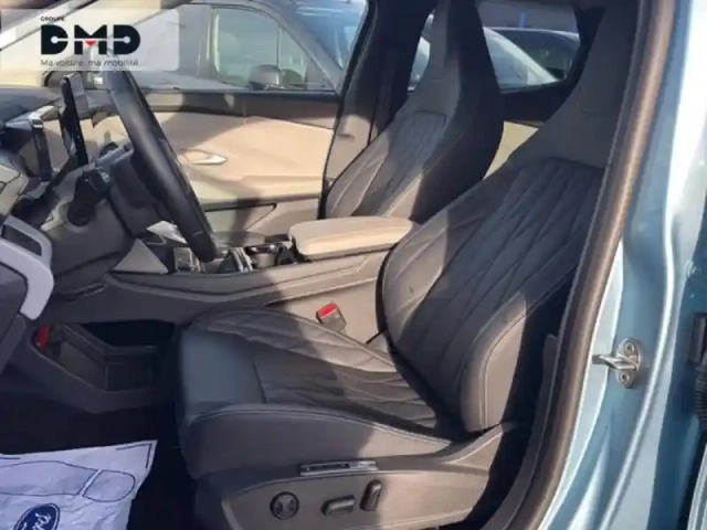 Ford Explorer 286ch extended range 77kwh pack premium rwd — photo 9