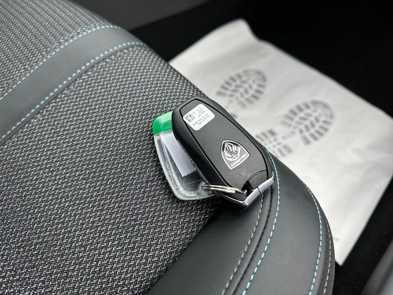 Peugeot 308 hybrid 145 e-dcs6 allure — photo 34