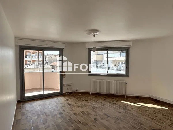 T3 75 m² avec balcon, loggia, cave et parking sécurisé - Draguignan