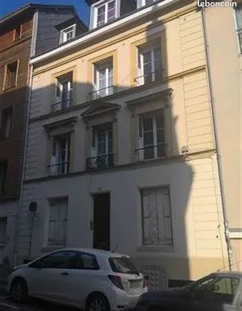 F2 ROUEN près place Cauchoise 43m2