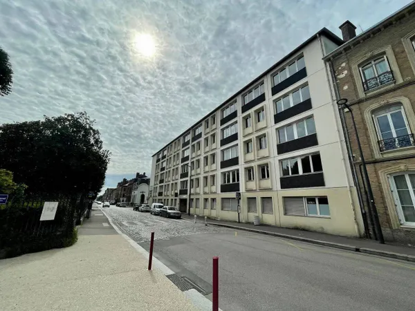 Bureau 1893 m²