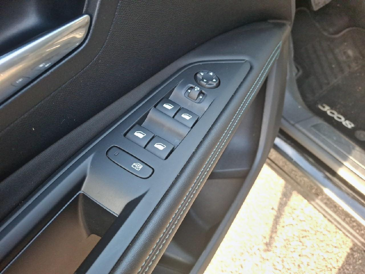 Peugeot 3008 puretech 130ch s&s eat8 allure — photo 13