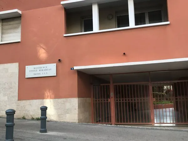Place de parking à louer Aix centre ville