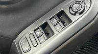 Renault Clio 1.5 dCi 100ch Evolution - 25 — photo 16