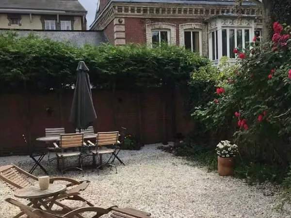 Vends maison , 4 chambres jardin clos ,proche centre ville et gare