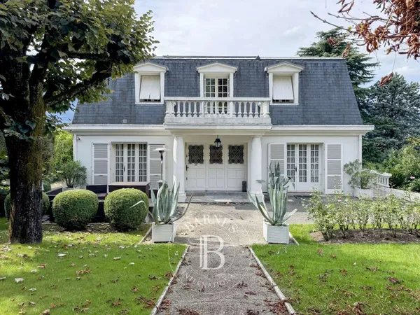 Maison 9 pièces 226 m²