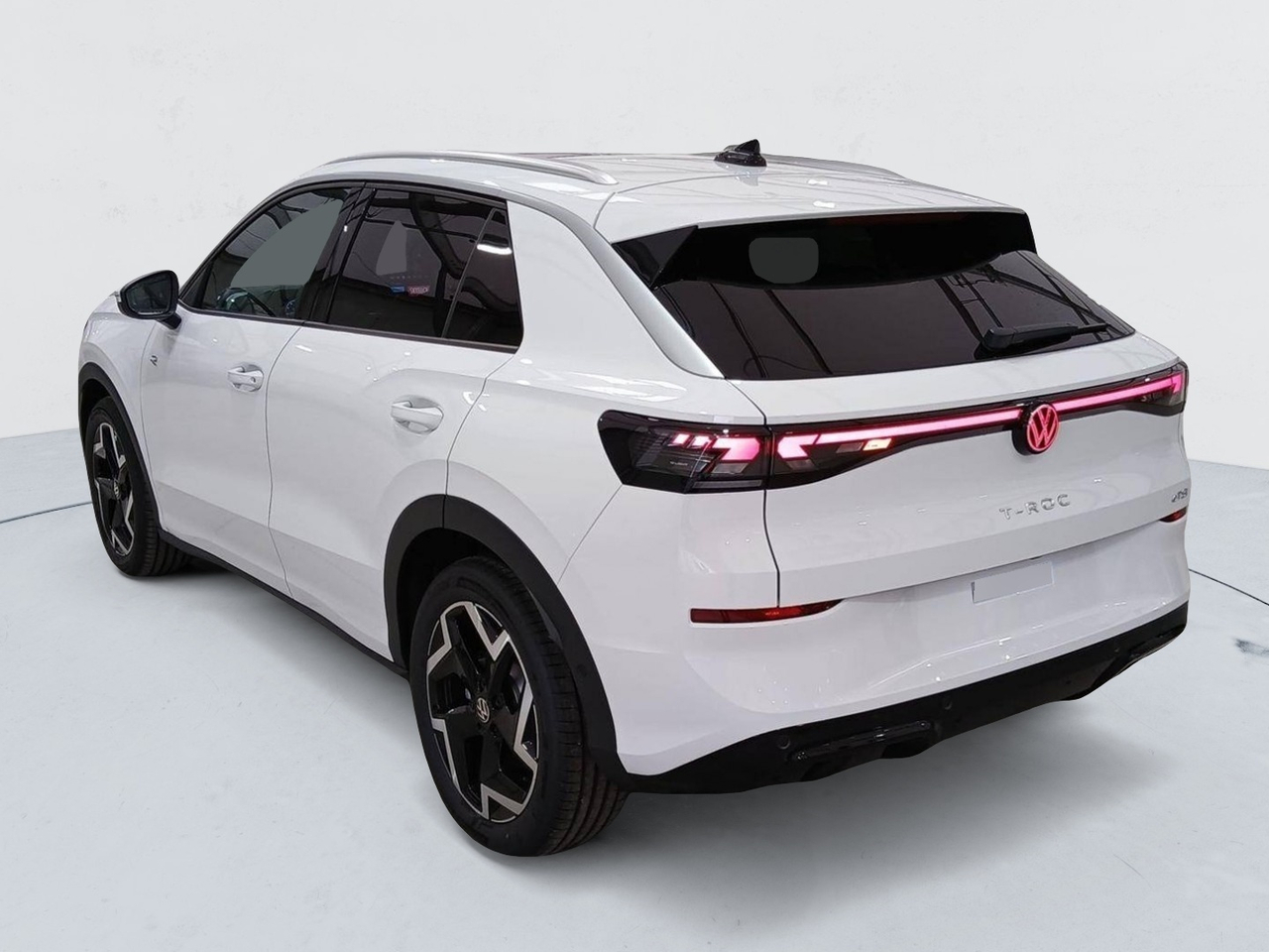 Volkswagen T-Roc — photo 3