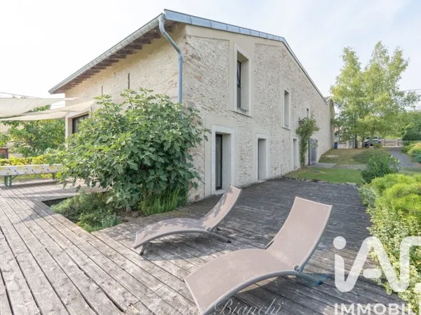 Maison 6 pièces 230 m²
