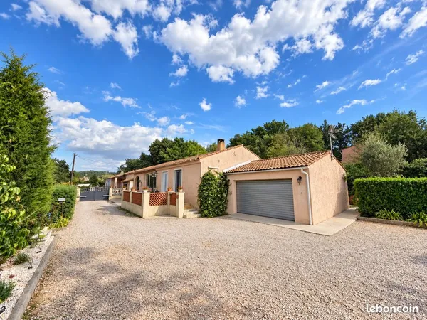 Villa plain-pied - DOUBLE GARAGE + GARAGE - 3 chambres - Terrain 1 146 m²