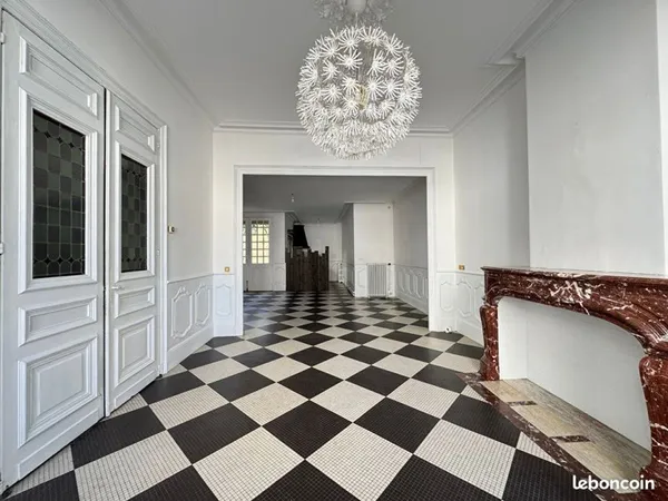 Maison 10 pièces 248 m²
