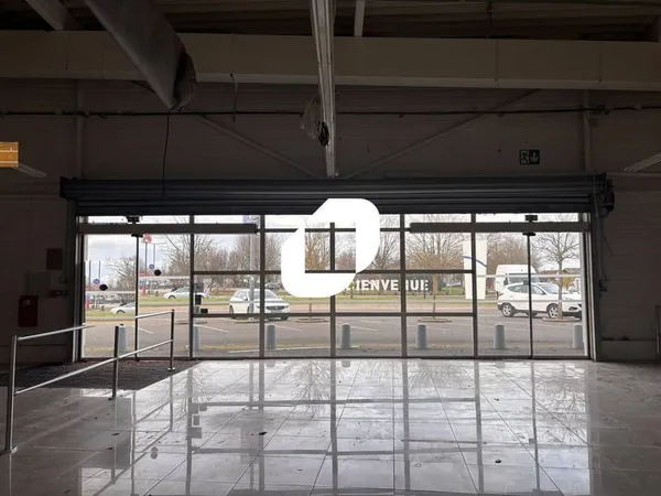 Local commercial 1203 m²