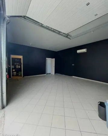 Local 90m2 SADIRAC