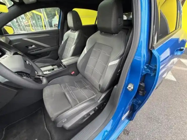 Opel Astra electric 156ch gs pk ultimate — photo 11