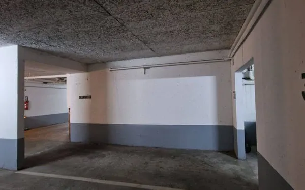 Parking 12 m²