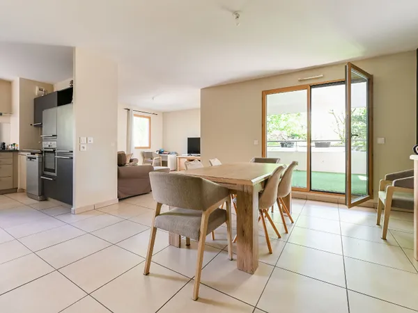 Appartement Ecully 5 pièce(s) 101.03 m2
