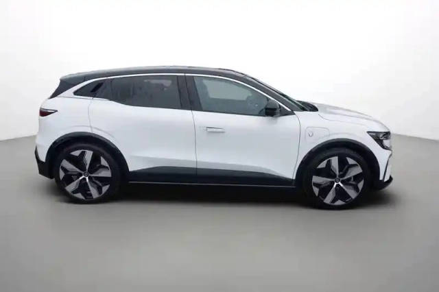 Renault Megane e-tech ev60 220 ch optimum charge — photo 7