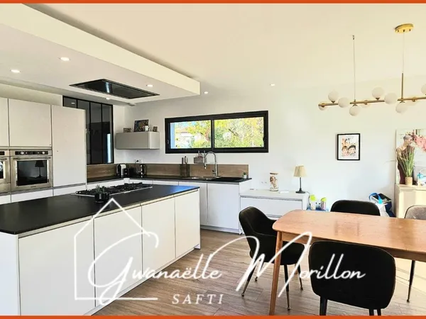 RARE, vue dégagée, 1 SDB par ch, sous sol 160m²