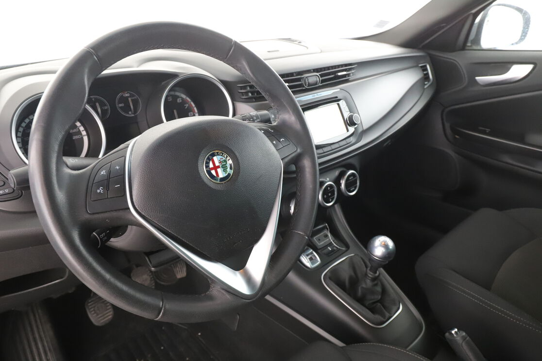 Alfa Romeo Giulietta 1.4 TJet Distinctive — photo 10