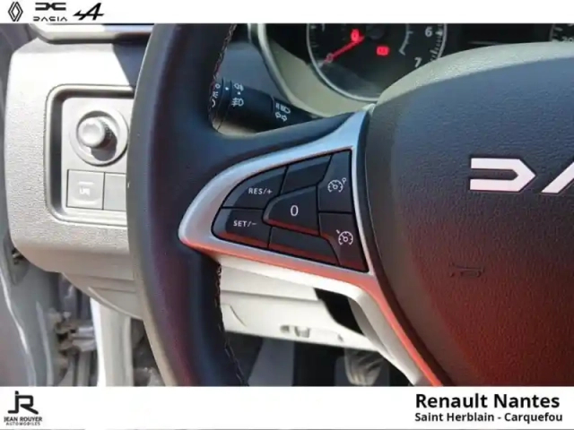 Dacia Duster 1.0 eco-g 100ch expression 4x2 — photo 26