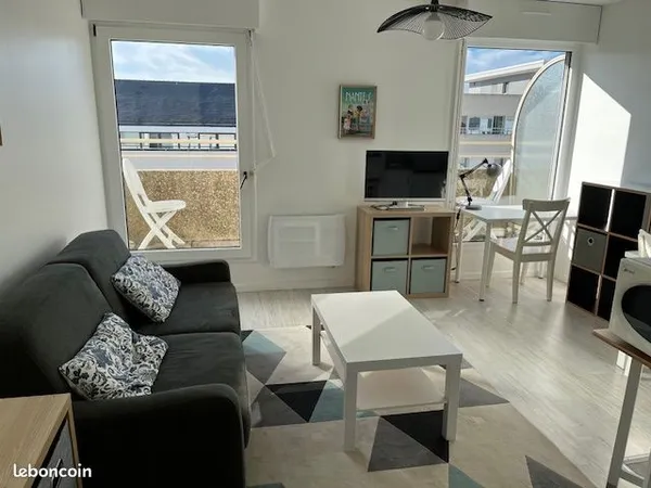 ⭐ Nantes centre - Studio 21 m² + grand balcon - Dernier étage - 670 CC
