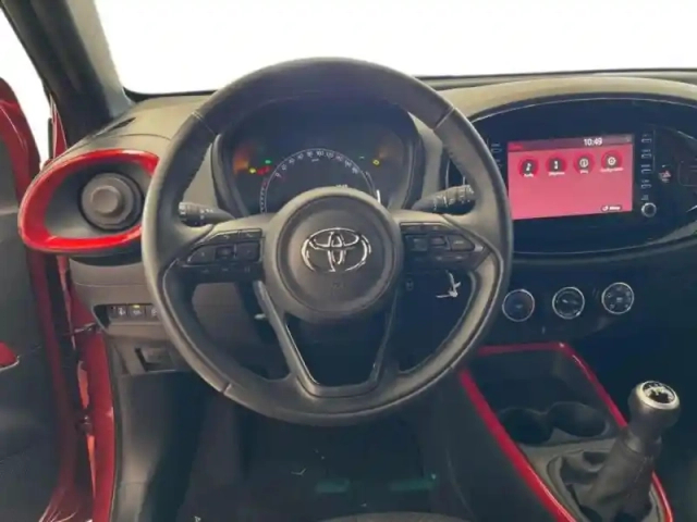 Toyota Aygo X 1.0 vvt-i 72ch design my24 — photo 15