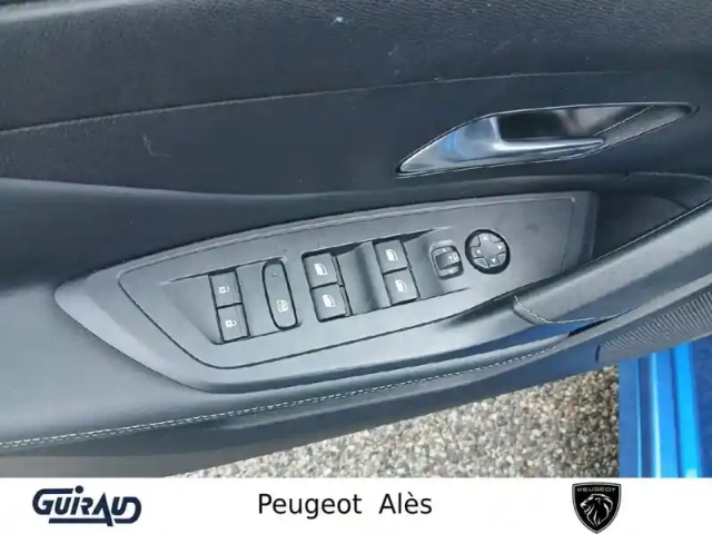 Peugeot 308 phev 180 e-eat8 — photo 12