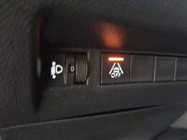 Peugeot 208 puretech 100 s&amp;s eat8 — photo 50