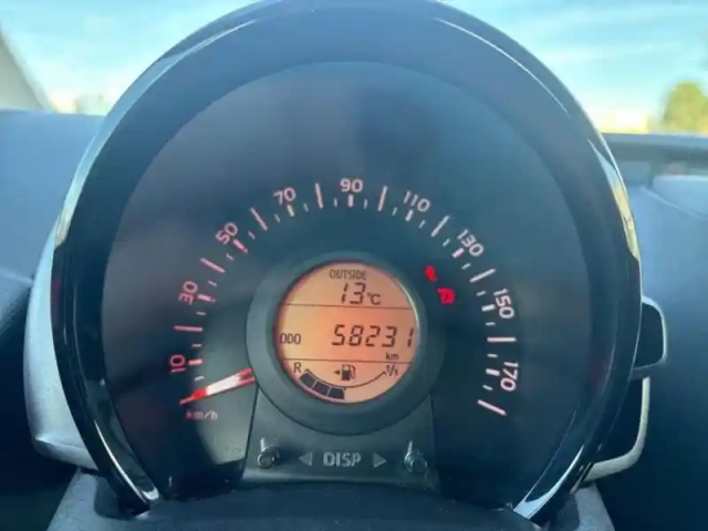Toyota Aygo 1.0 vvt-i 72ch x 5p — photo 11