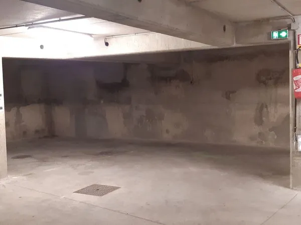 Place de parking 18 m² auto + moto - Campo-Formio 75013 PARIS