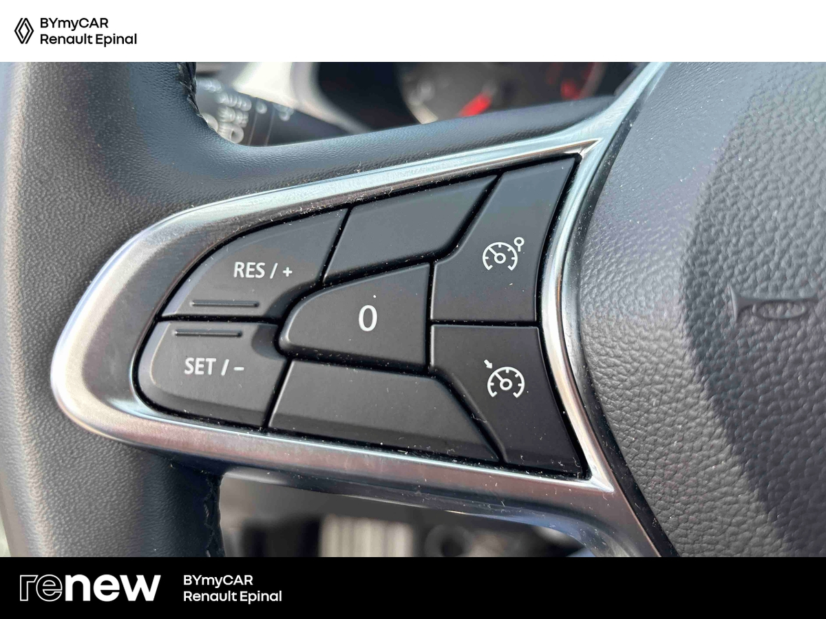 Renault Captur TCe 90 — photo 18