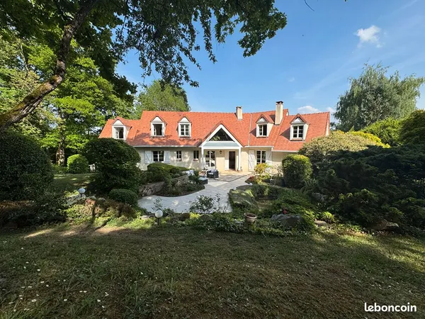 Maison 9 pièces 280 m²