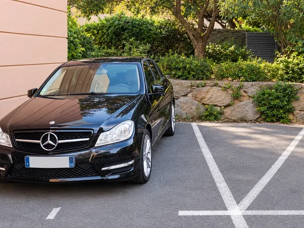 Place de parking extérieure proche Médiathèque (MAM)