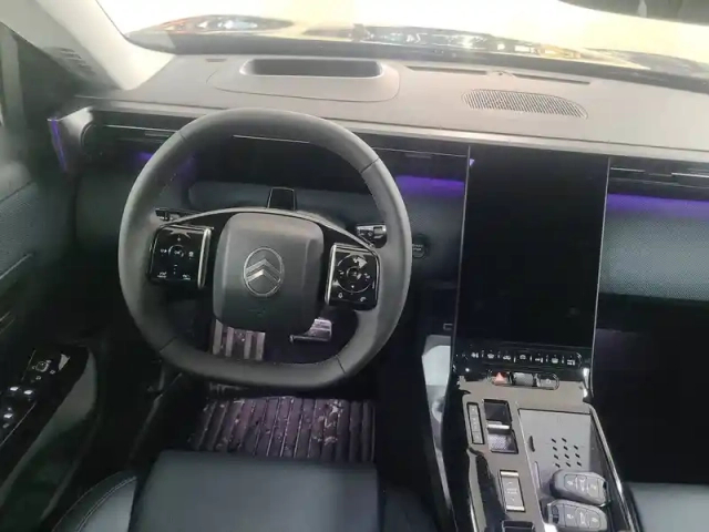Citroën C5 Aircross hybride 145 ch e-dcs6 — photo 10