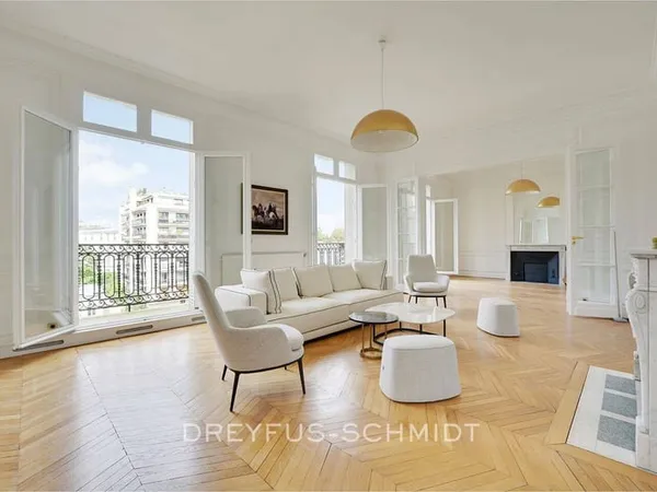Appartement 6 pièces 200 m²