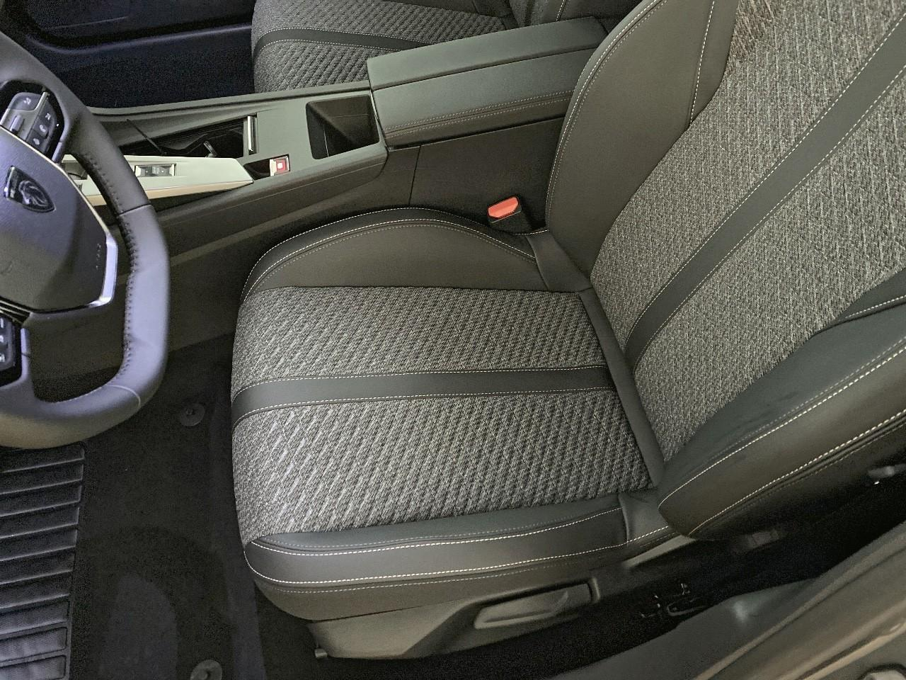 Peugeot 308 hybrid 145 e-dcs6 allure — photo 9