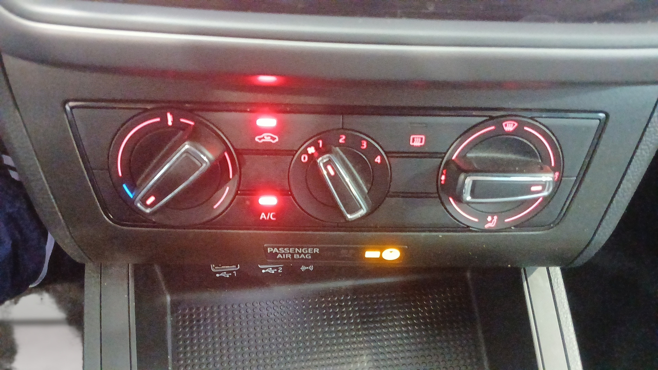 Seat Ibiza 1.0 80 ch S/S BVM5 — photo 18