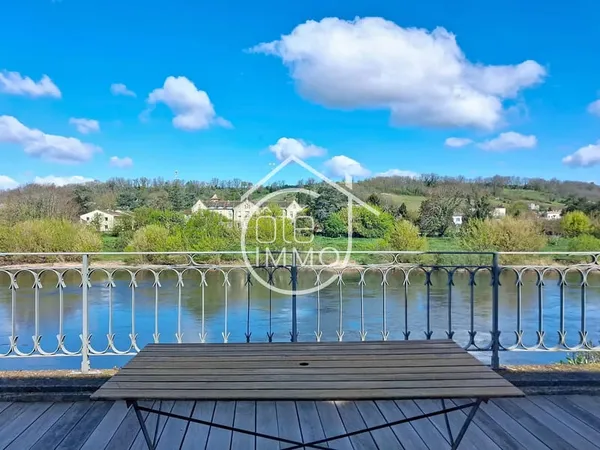 STE FOY, COEUR BASTIDE : Belle maison citadine au fil de l'eau