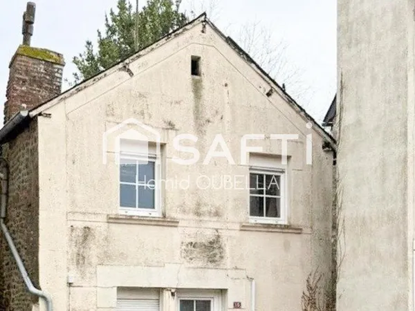 Maison à rénover avec jardin - Courcité (53)