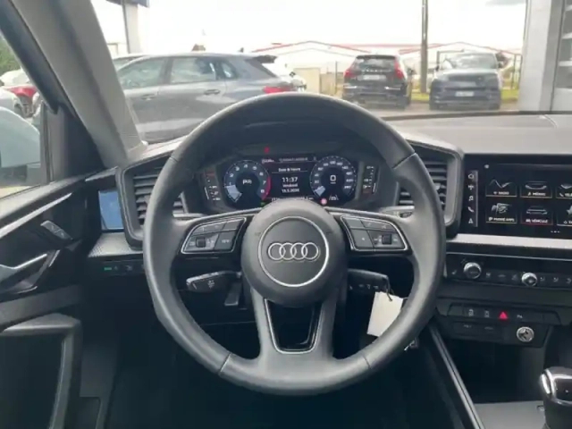 Audi A1 sportback 35 tfsi 150ch s line s tronic 7 — photo 15