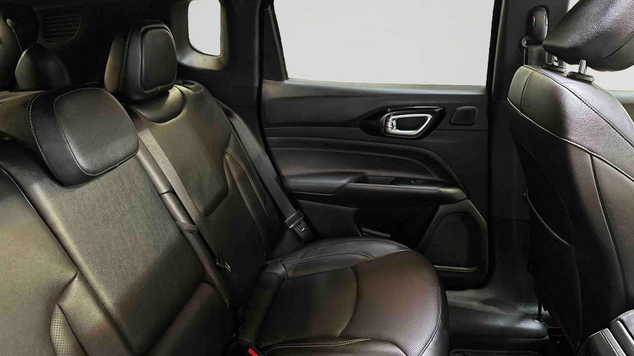 Jeep Compass 1.3 PHEV T4 240 ch 4xe eAWD — photo 34