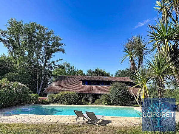 Maison 15 pièces 483 m²