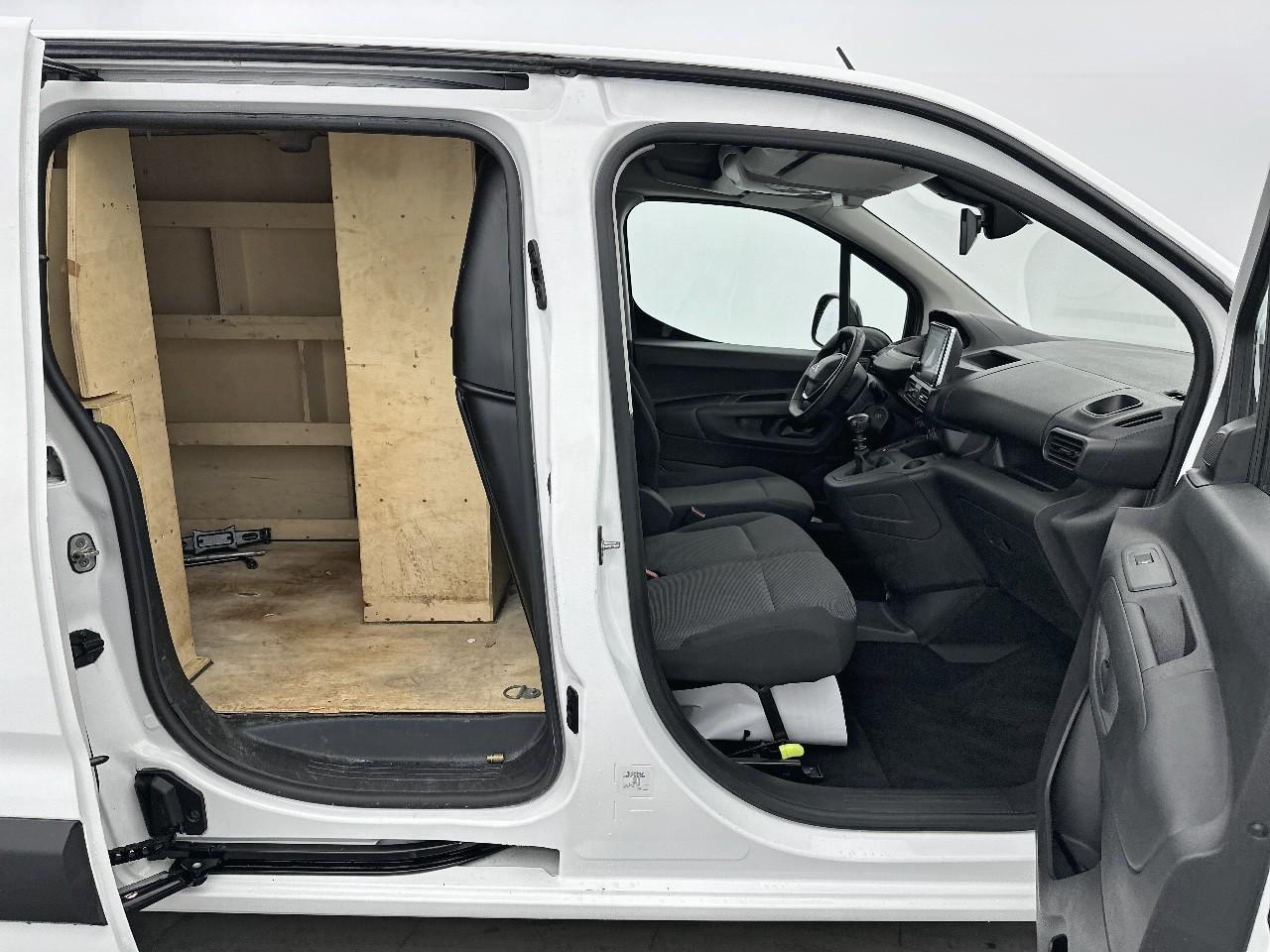 Peugeot Partner fourgon standard 650 kg bluehdi 100 s&s bvm6 aspha — photo 12