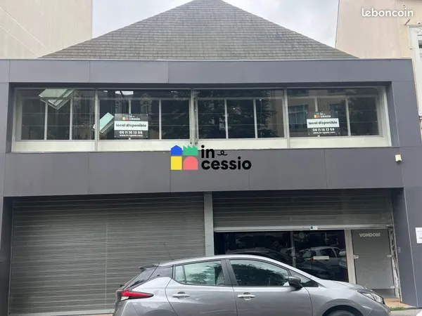 Local commercial 225 m²