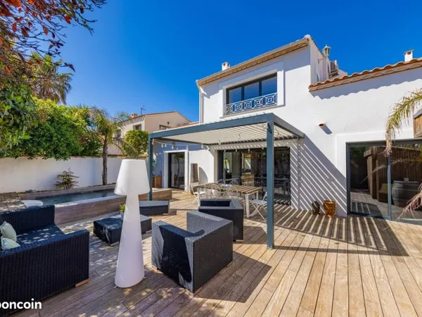 Villa 6 pièces 210 m²