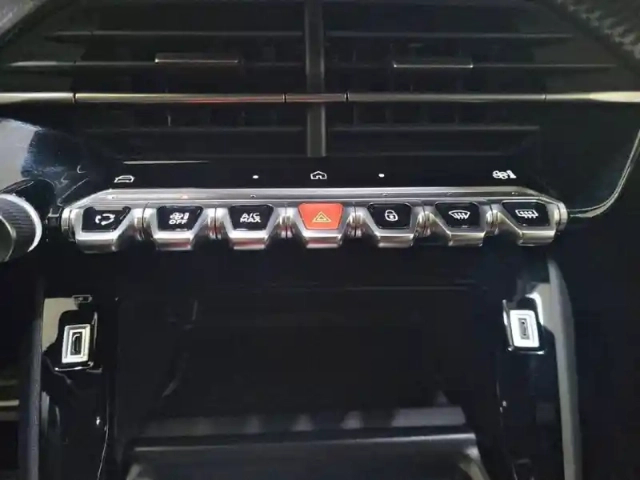 Peugeot 208 hybrid 110 e-dcs6 — photo 121